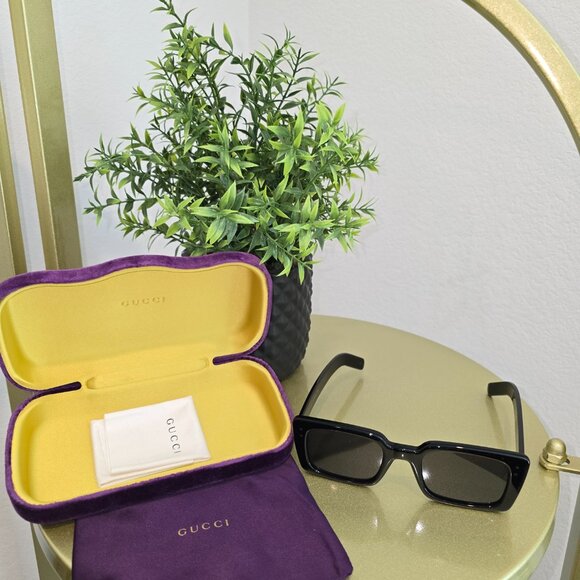 Gucci Sunglasses - Picture 2 of 5